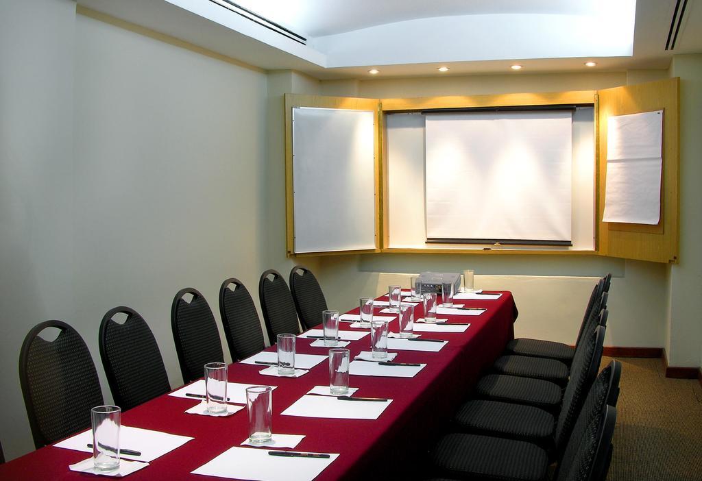 Hotel Terranova Coatzacoalcos Extérieur photo A meeting room at the University of Washington