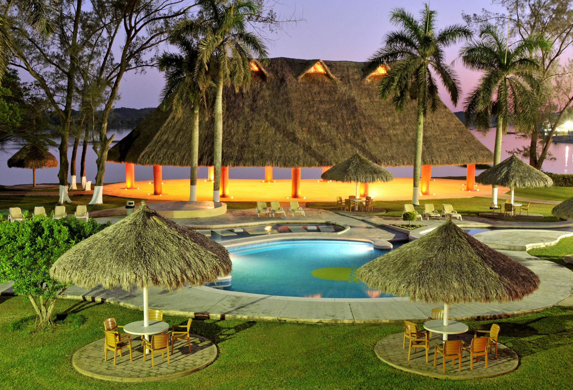 Hotel Terranova Coatzacoalcos Extérieur photo The Kingdom Hotel